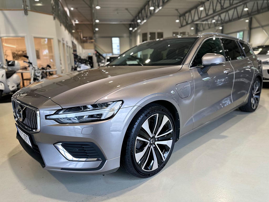 Volvo V60 Recharge T6 AWD  Inscription / Pano / Drag / H/K