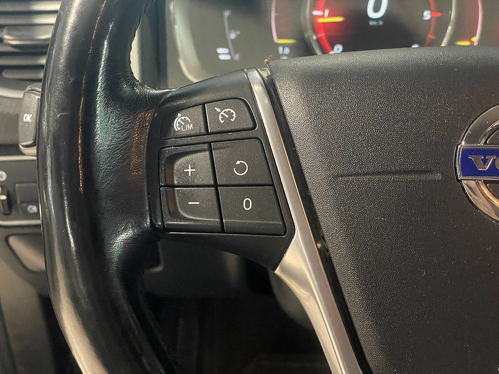 Volvo V60 D4 |Momentum | KAMREM BYTT | DRAG |VÄRMARE 2017