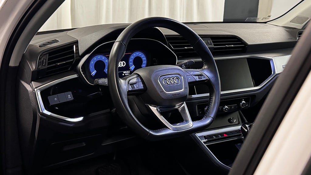 Audi Q3 35 TFSI Aut Proline Advanced DRAG Värmare P-sensor bak bild 14