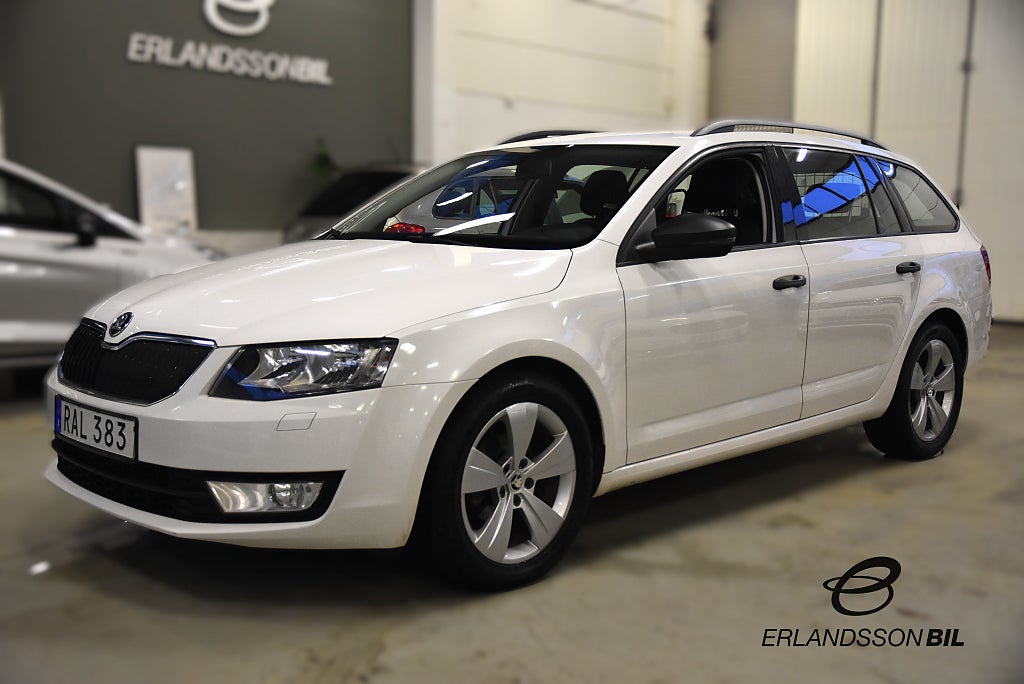 Skoda Octavia Kombi 1.6 TDI DRAGKROK NY BES P-SENS NYSERVAD