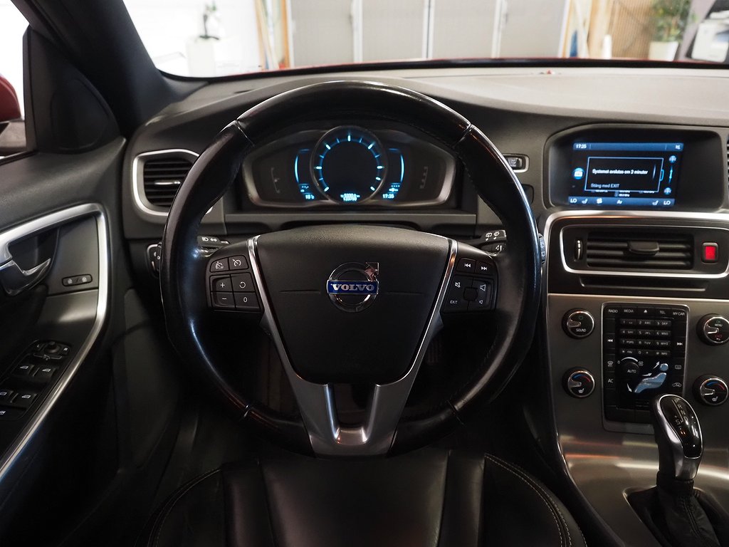 Volvo V60 D5 AWD Geartronic Summum Drag VOC D-Värm Skinn 2014