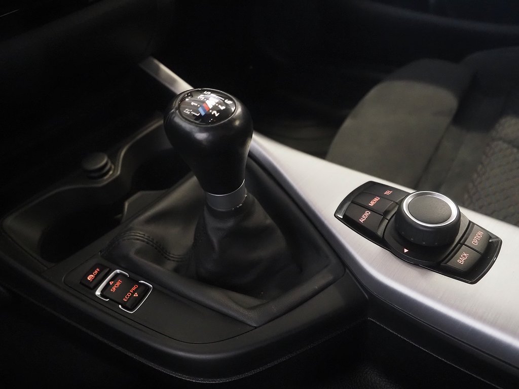 BMW 118 d xDrive 150hk M Sport Motorvärmare P-Sensorer 2017