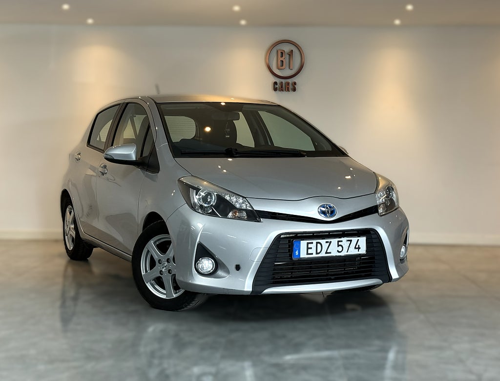 Toyota Yaris Hybrid e-CVT ACTIVE  B-KAMERA BLUETOOTH KEYLESS 