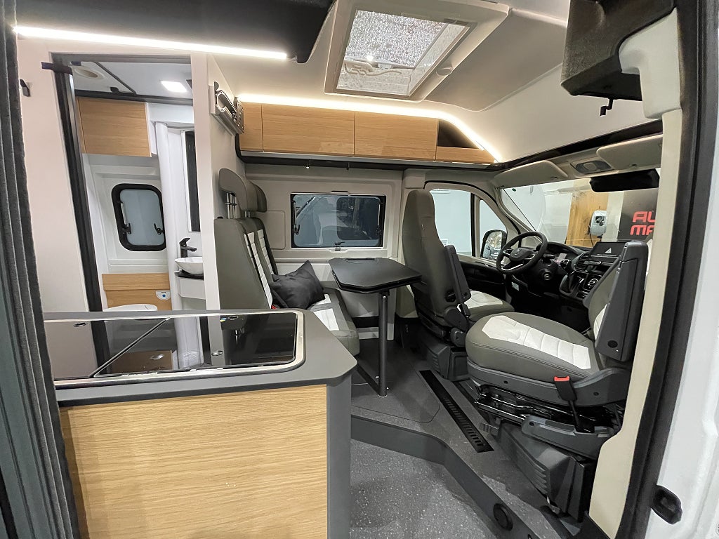 Adria Twin 640 SGX /Automat /höj & sänkbar säng/Multimedia/ - Adria