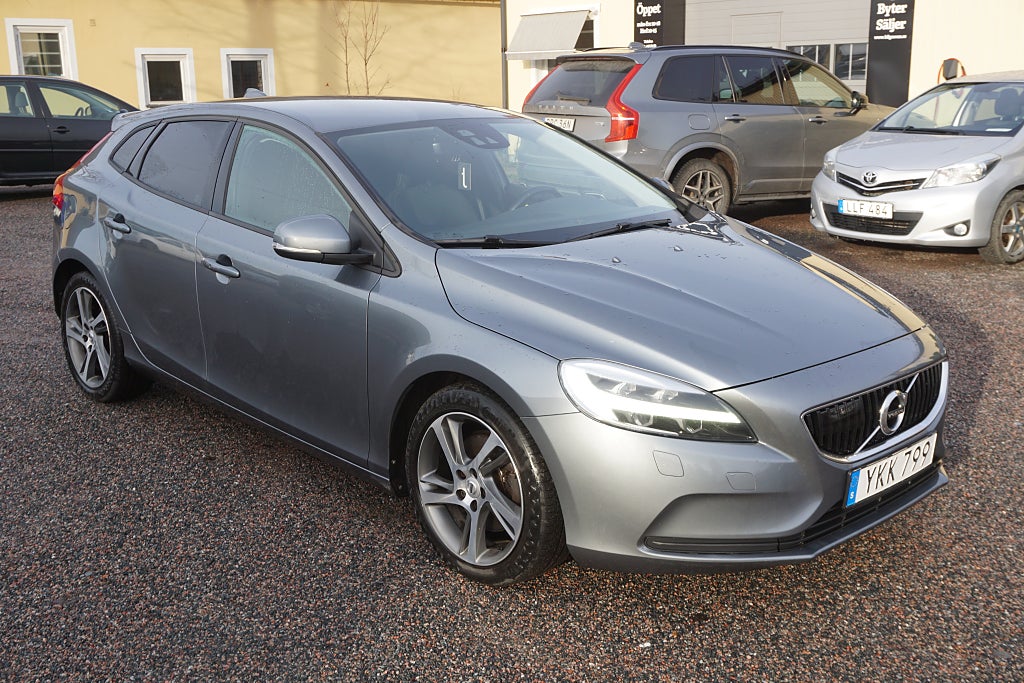 Volvo V40 D3 Momentum Backkamera/GPS/Keyless