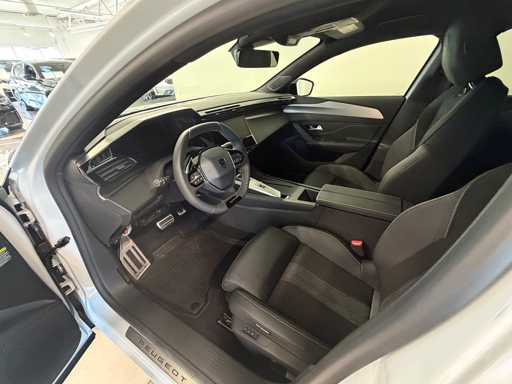 Peugeot 408 Hybrid 145 1.2 PureTech 145 e-DSC Euro 6 thumbnail