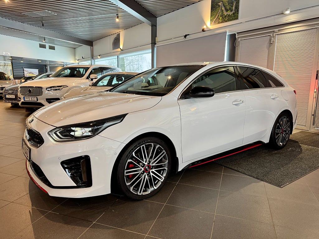 Kia ProCee'd GT 1.6 T-GDI Cockpit JBL Navi Vinterhjul 204hk