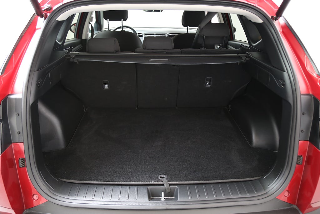 Hyundai Tucson 1,6 T-GDi HEV 230hk 6AT 4WD Essential Motorvärmare