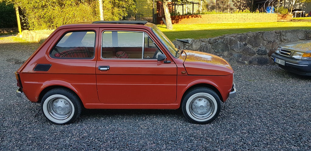Fiat 126 italiensk med soltak nybesiktigad