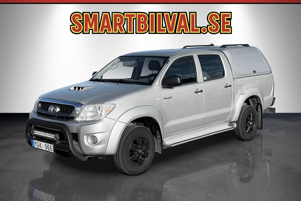 Toyota Hilux Dubbelhytt 2.5 4x4 Black Edition Kåpa Drag