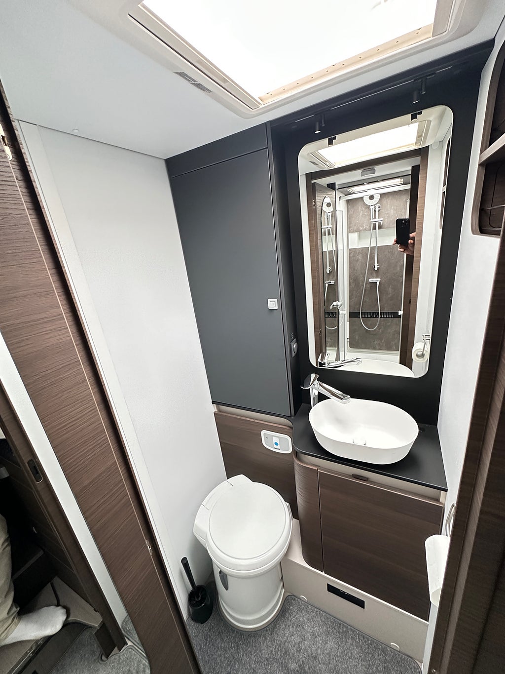 Adria 670SL MB Coral Supreme  9G-Tronic Automat 170Hk 275 Mil thumbnail