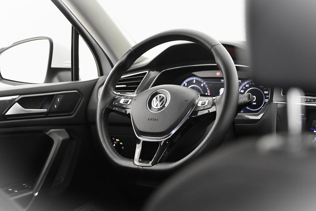 Volkswagen Tiguan 2018 - miniatyr 18