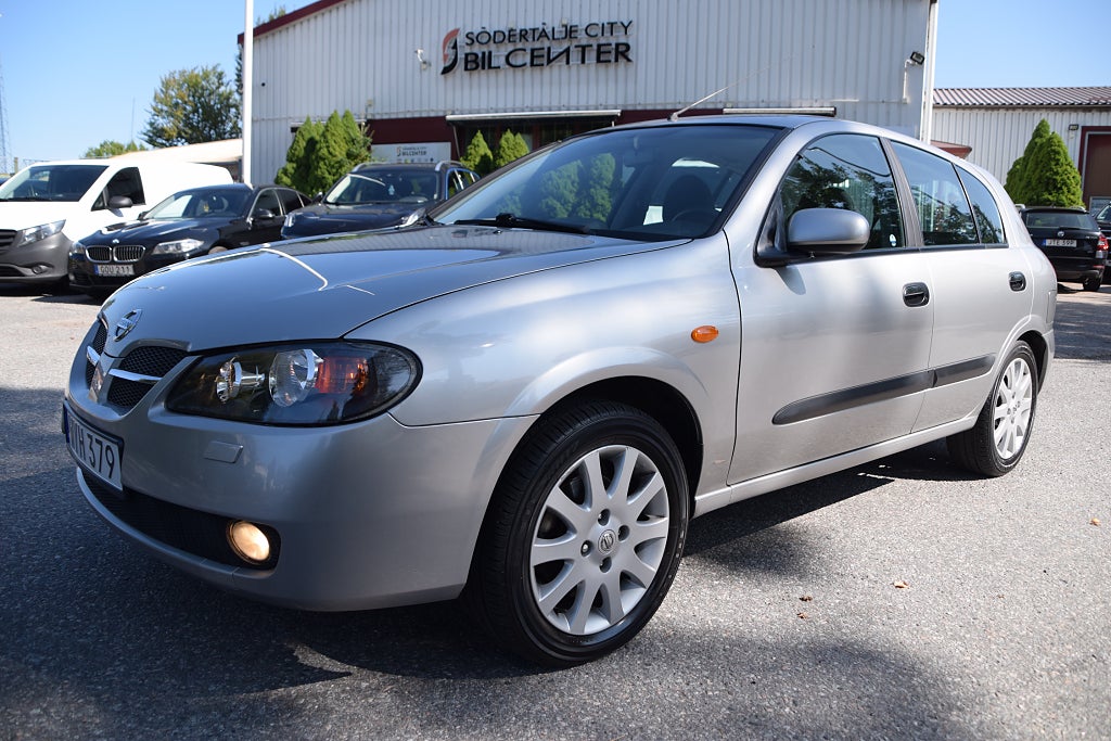 Nissan Almera 5-dörrar 1.8 Euro 4 8800 Mil AC 