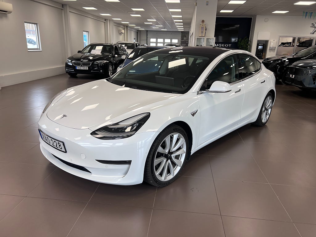 Tesla Model 3 Long Range AWD 468hk Pano Autopilot
