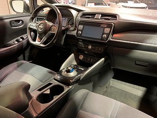 Halvkombi Nissan Leaf 8 av 23