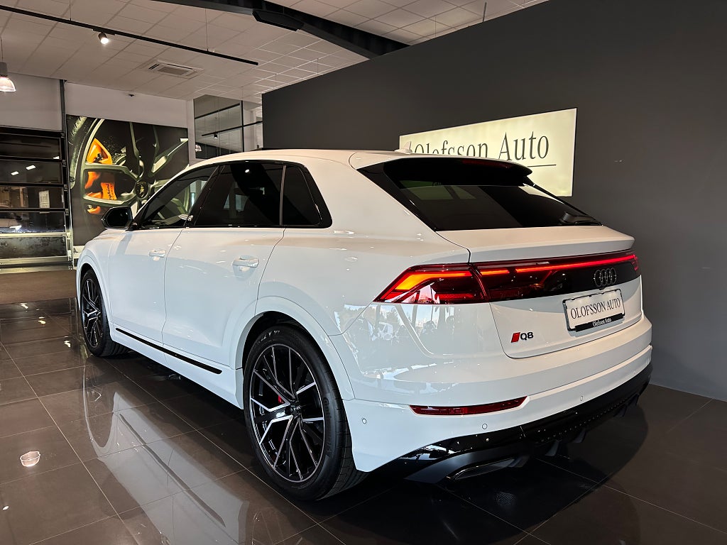 Audi Q8 50 TDI quattro S Line Panorama B&O Värmare Drag - bild 2