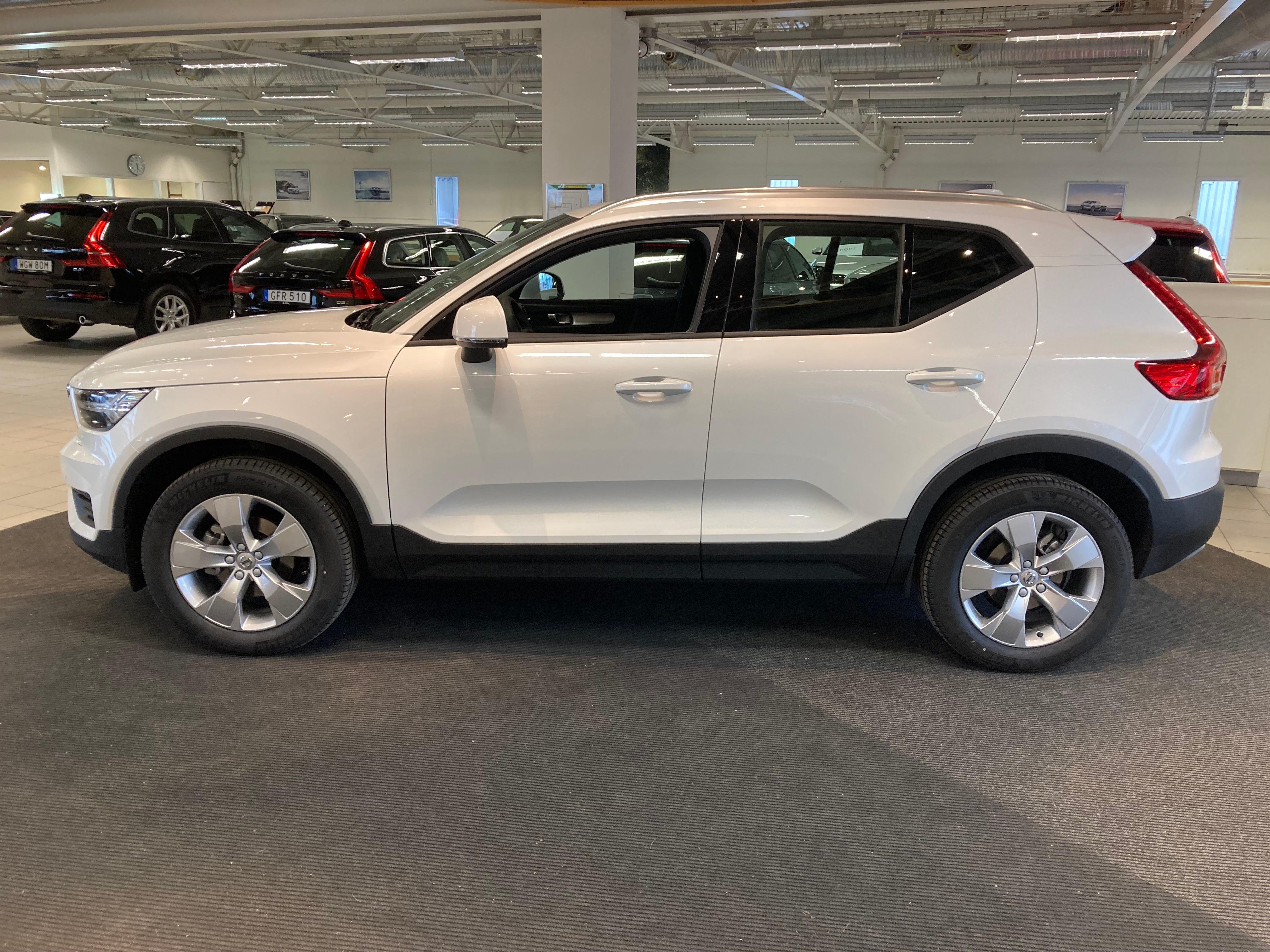 Volvo XC40 T2 FWD Momentum, kuva 2/18