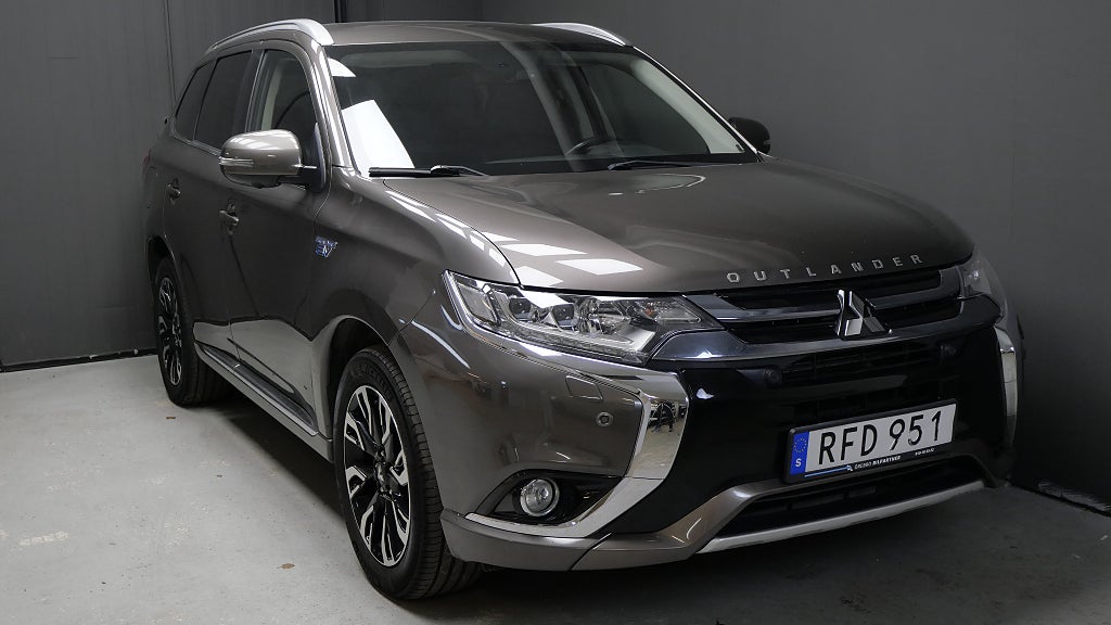 Mitsubishi Outlander PHEV CVT Business Navi 360 kamera dragkrok 