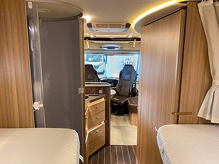 Husbil-integrerad Knaus Sun I 700 LEG 22 av 35