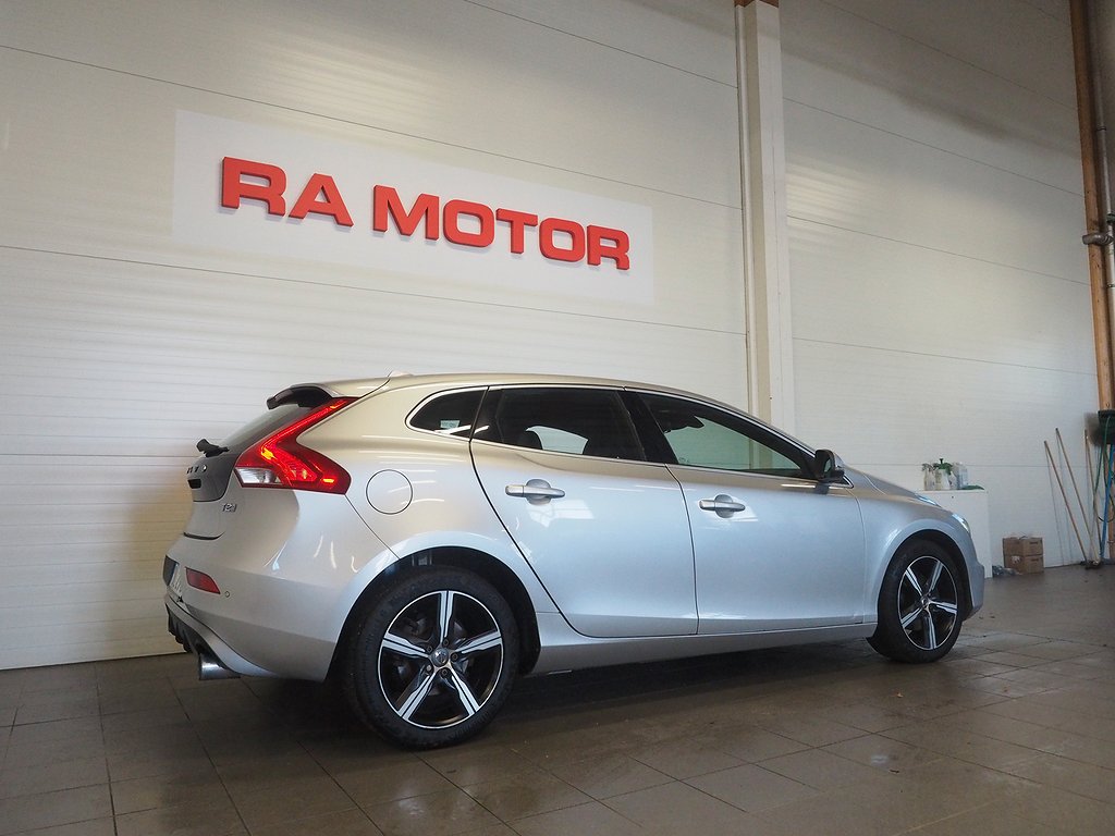 Volvo V40 T2 122hk R-Design | Värmare | 2017