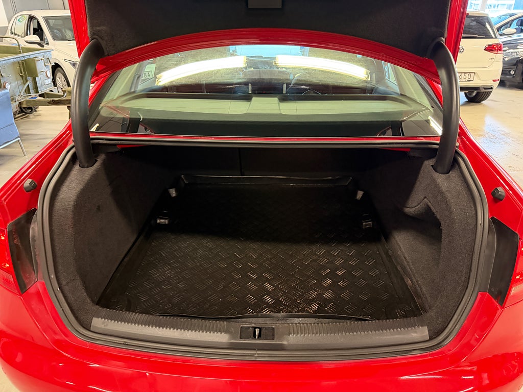 Audi A4 2010 - miniatyr 27
