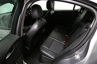 SUV Alfa Romeo Stelvio 24 av 27