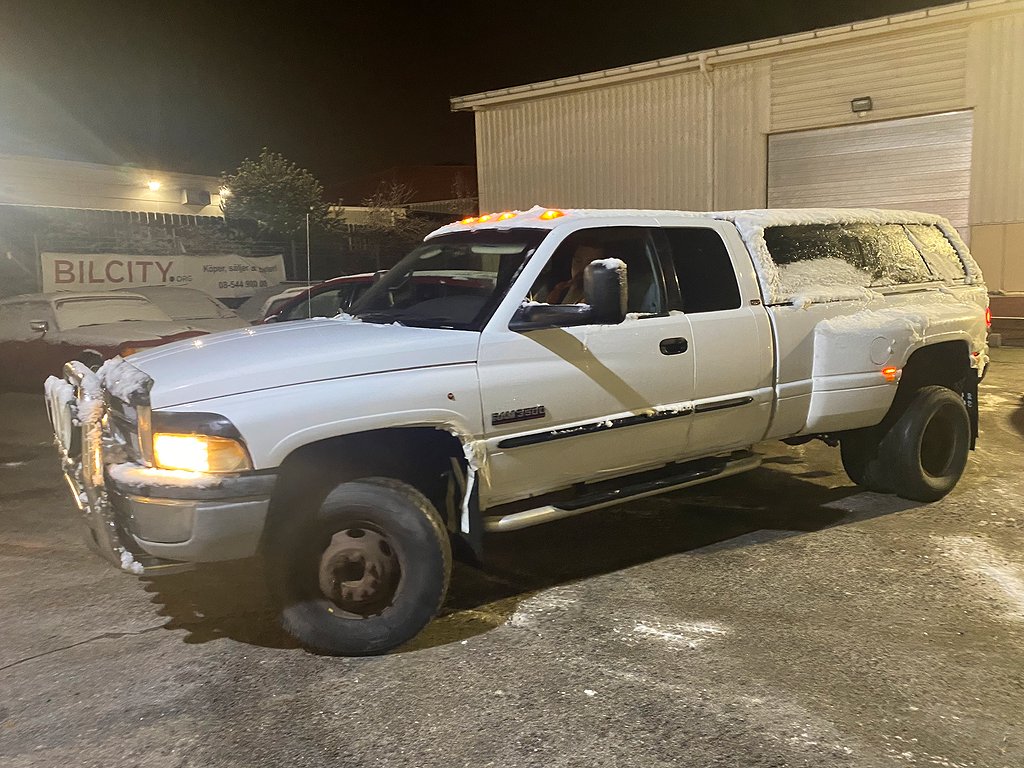 Dodge RAM 3500 Pick-up Dually SLT Laramie