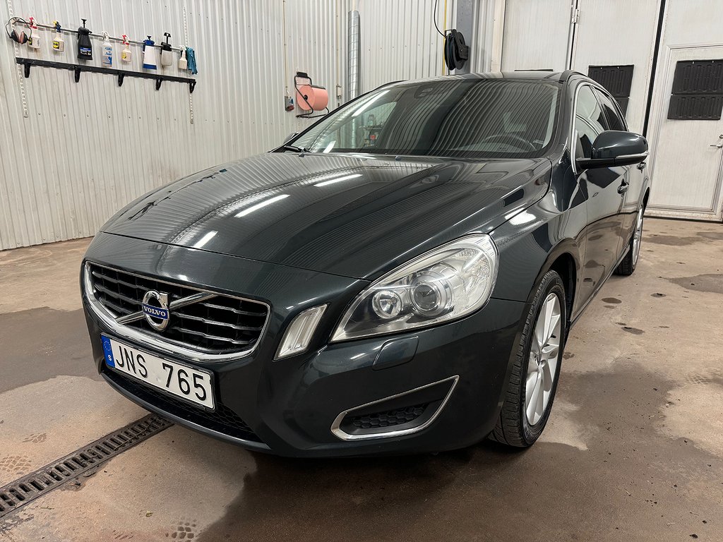 Volvo V60 T3 Momentum Dragkrok