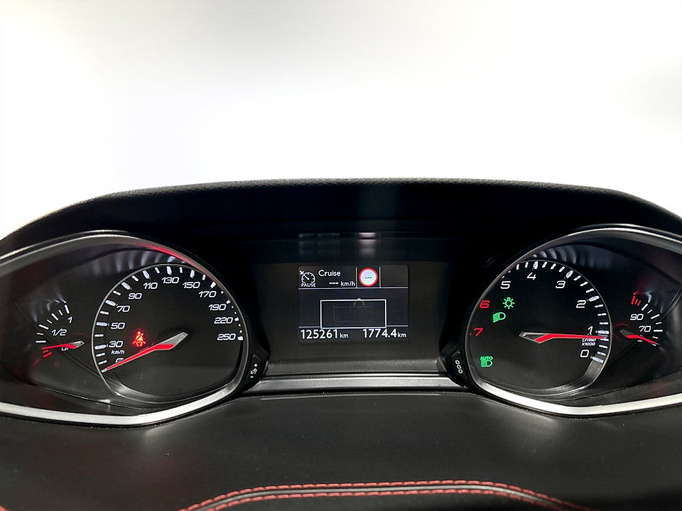 Bild på Peugeot 308 5D GT-Line 1.2 PT 130hk PANO CARPLAY