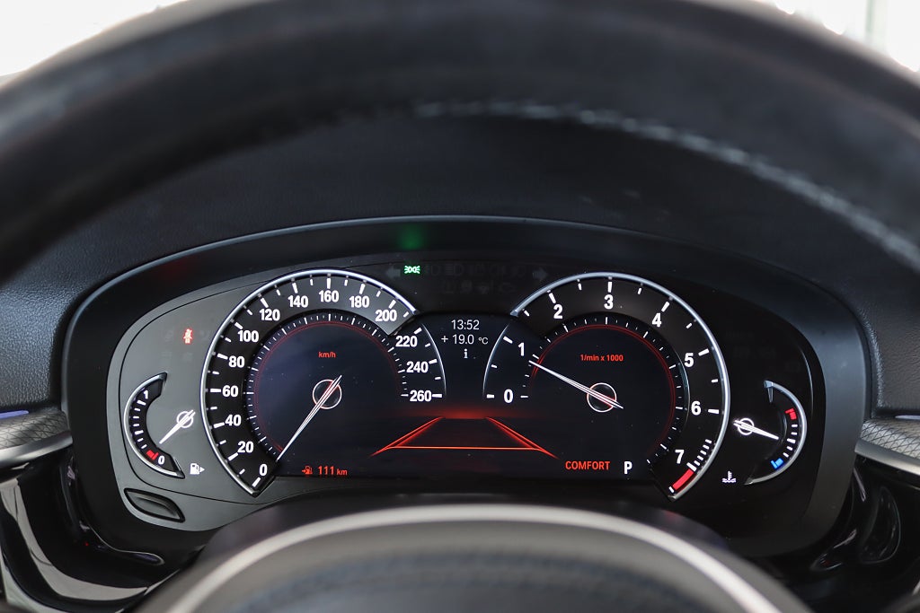 BMW 530i Sedan M-Sport Fullservad Navi Kamera 252hk