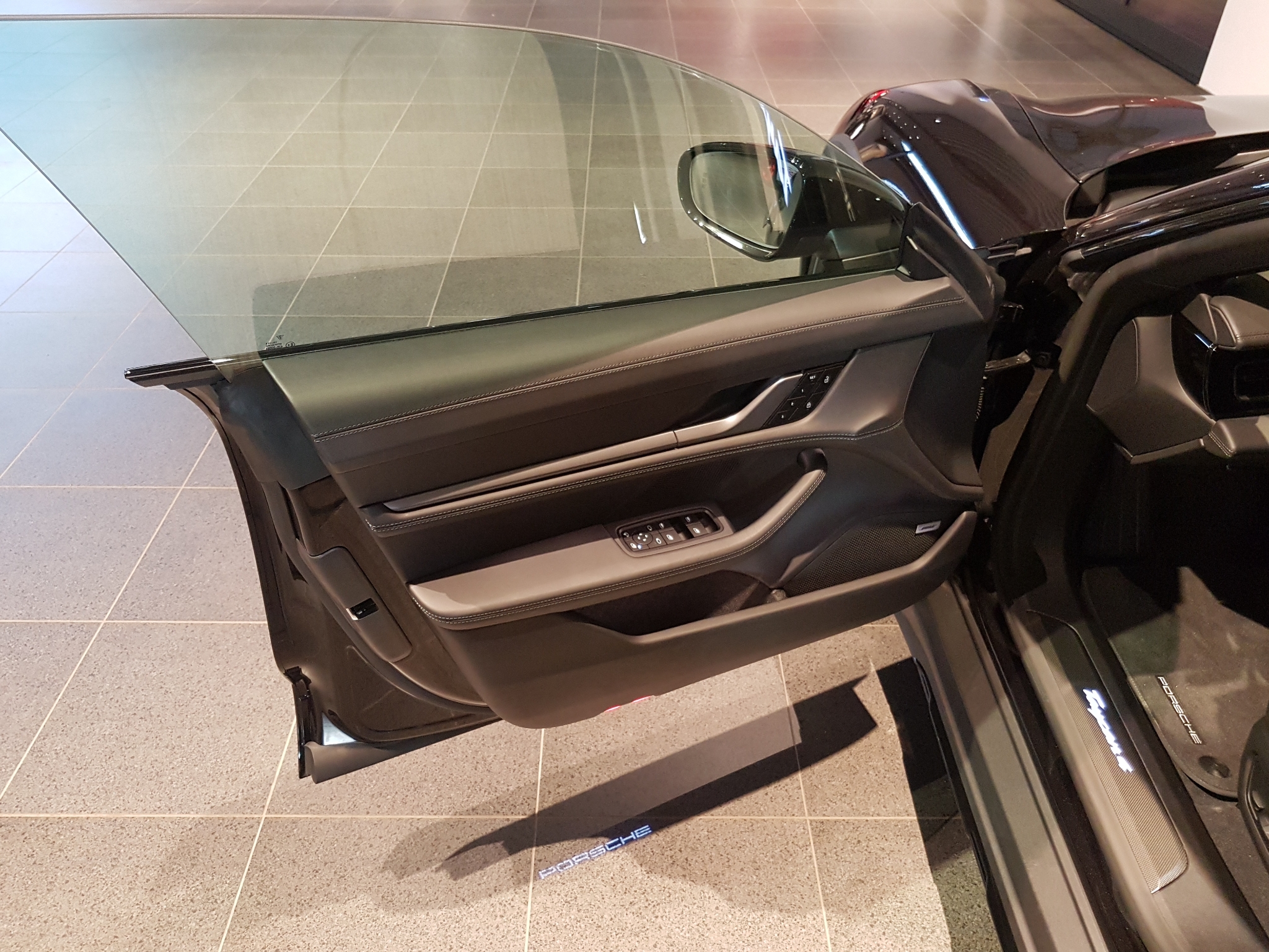 Porsche Taycan 2025, bild 7/37