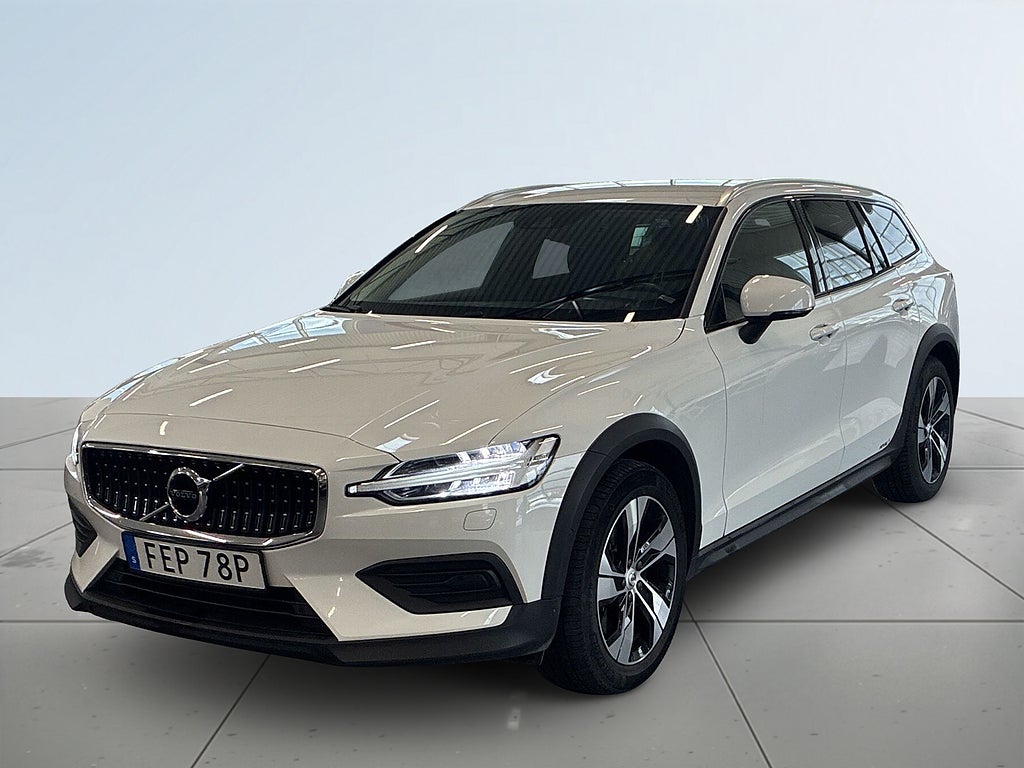 Volvo V60 Cross Country B4 AWD Advanced Nav Pro S&Vhjul/Drag/Kamera/Carplay/VOC