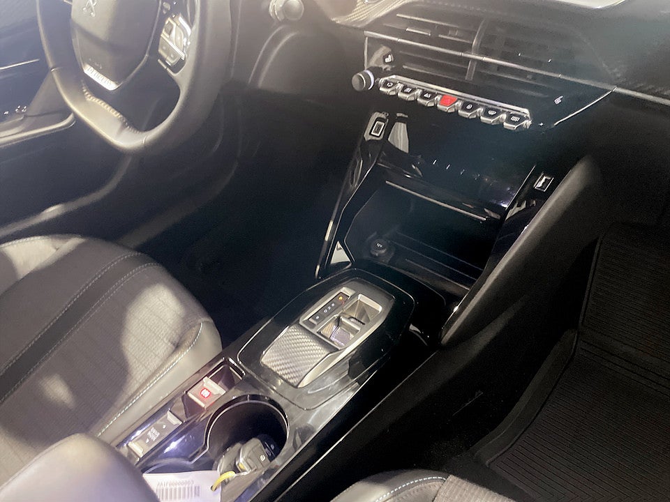 Bild på Peugeot E-2008 Allure Pack 50kWh 136hk Aut B-KAMERA CARPLAY