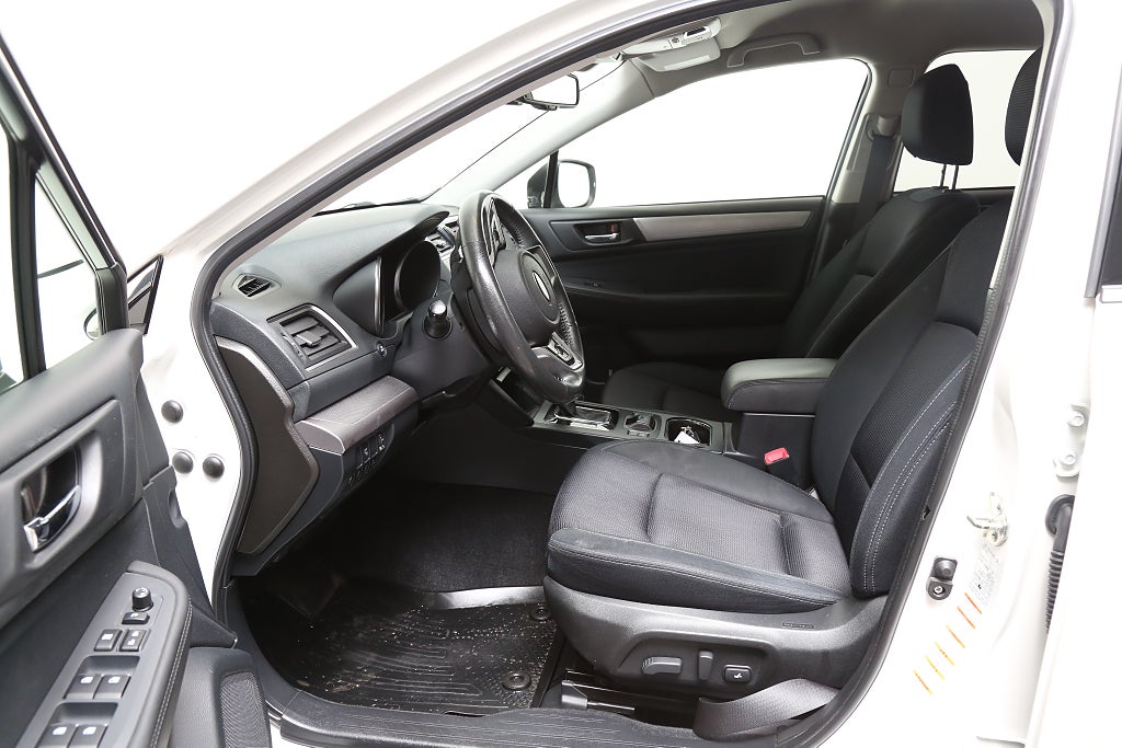 Subaru Outback 2,5i 175hk Active AWD Aut Motorv Dragkrok 2019