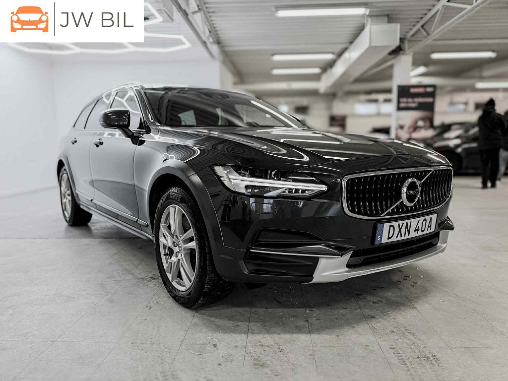 Volvo V90 Cross Country D4 AWD Momentum Drag Värmare Navi Rattvärme Sensorer VoC