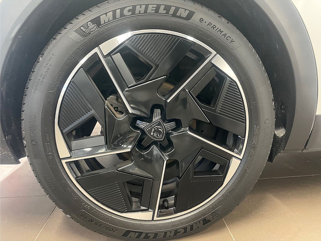 Bild på Peugeot 408 GT 1.2 PT 130hk Aut - 360-KAMERA, CARPLAY