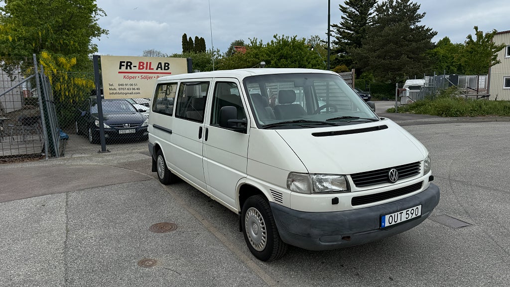 Volkswagen Caravelle 2.5  Bilen är 9-sitsig Ny- besiktigas  0% Ränta
