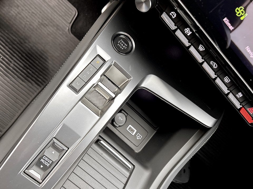 Bild på Peugeot 308 SW GT 1.2 PT 130hk Aut - M-VÄRME MED KUPEFLÄKT