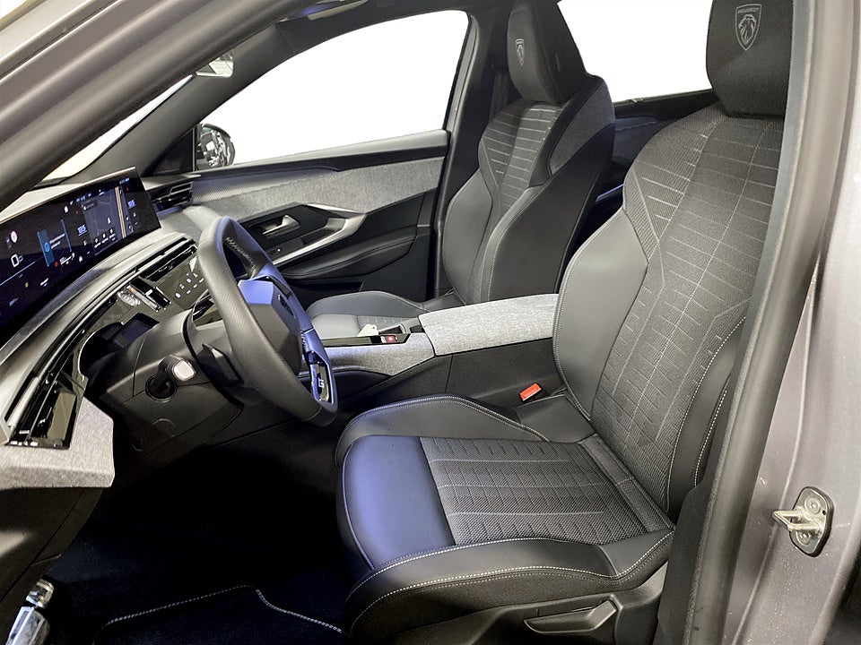 Bild på Peugeot 5008 GT Hybrid 145hk Aut 7-SITS B-KAMERA CARPLAY