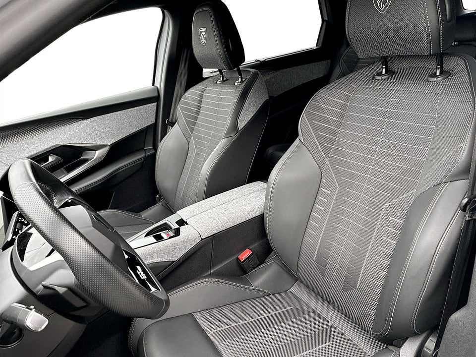 Bild på Peugeot 5008 GT Hybrid 145hk Aut 7-SITS B-KAMERA CARPLAY