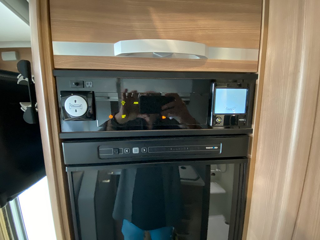 Adria Matrix Supreme 670 SC /Auto / ALDE / Solcell / Taksäng - Adria