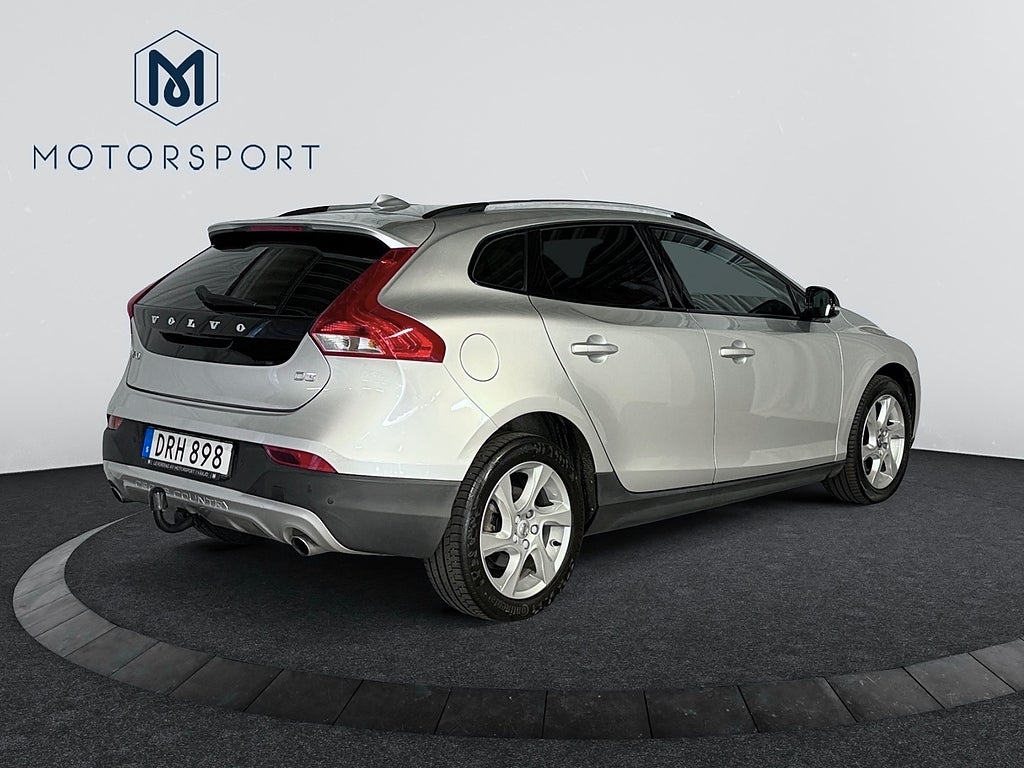 Volvo V40 Cross Country D3 DRAG Värmare Navi Bluetooth VoC Sensor bak bild 6