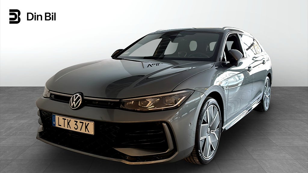 Volkswagen Passat R-Line 1.5 TSI eHybrid 272hk Drag/Panorama