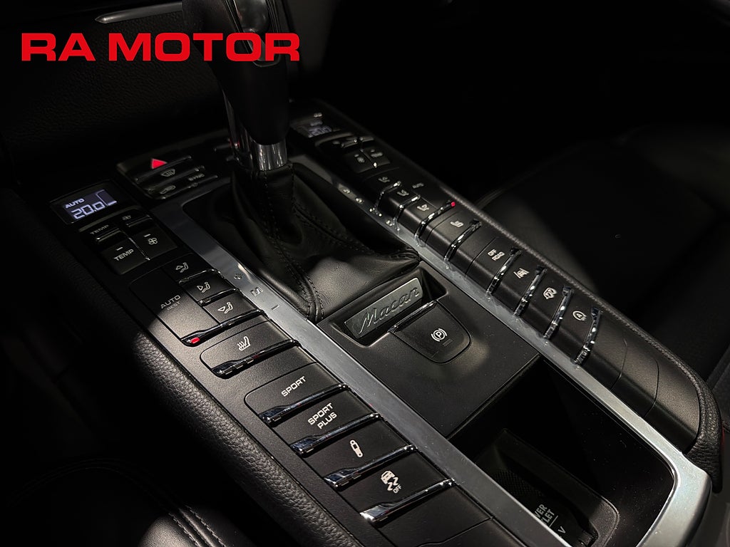 Porsche Macan Turbo 400hk |Sport Chrono|Pano|Bose|PDLS+|Värmare| 2018
