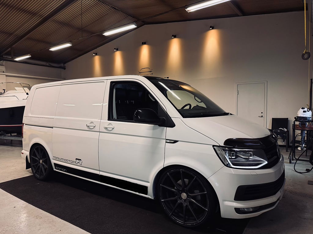 Volkswagen Transporter T30 2.0 TDI 4-Motion R-Edition Coils 22" IMAZ D-Värmare