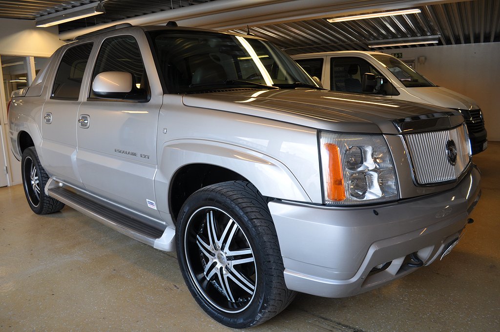 Cadillac Escalade A-Traktor V8 AWD