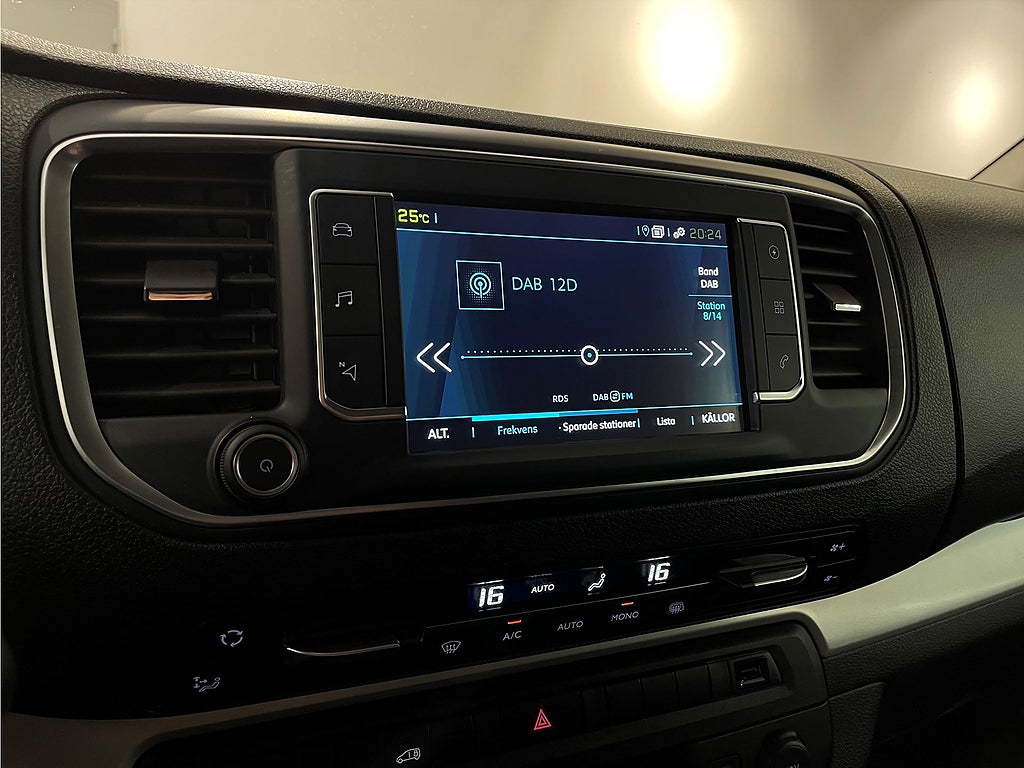 Bild på Peugeot e-Expert PRO+ 75kWh 136hk Aut L3 - B-KAMERA,M-VÄRM,1 ÄGARE