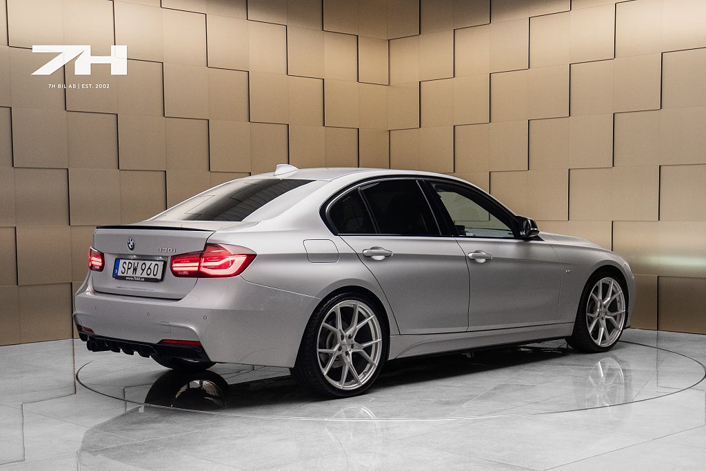 BMW 330i Sedan M-Sport / H/K / Pano / Cockpit
