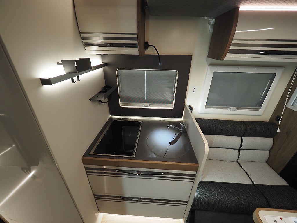 Ci Magis 87 XT Markis Taksäng Långbäddar AUT 2026