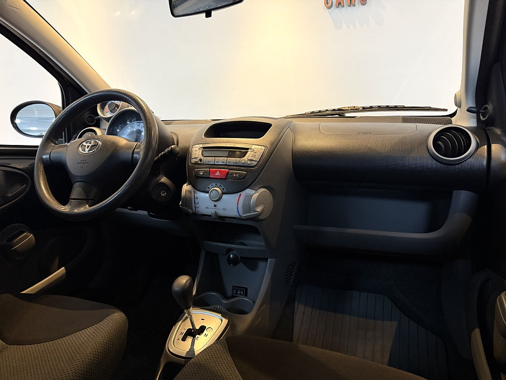 Toyota Aygo 5-dörrar 1.0 VVT-i MultiMode NYBESIKTIGAD AC S+V